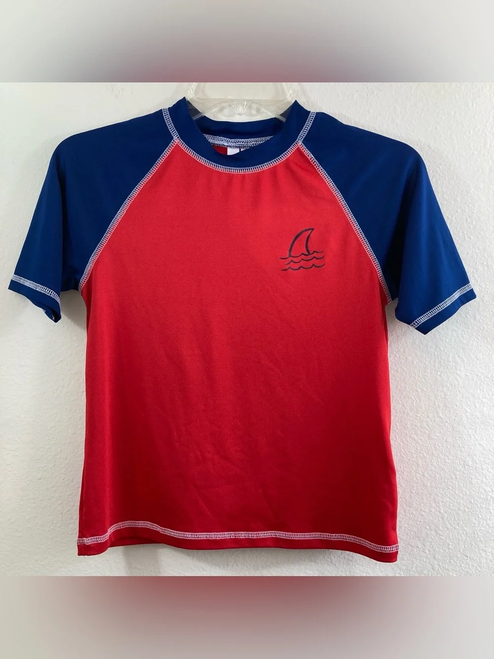 KIMU Surf Kids Rash Guard Swim Shirt Size 10/12 Red Blue Shark
